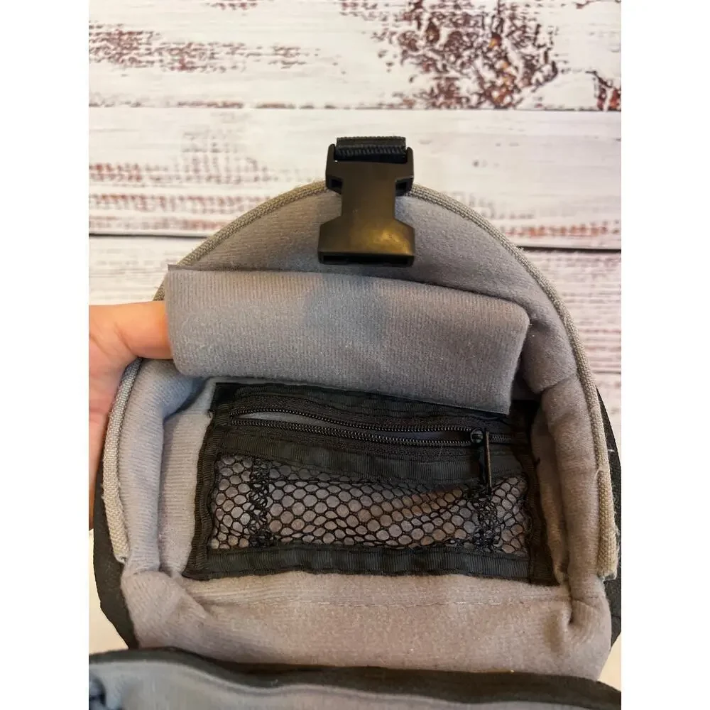 Samsonite small padded camera bag small electronics adjustable shoulder strap.